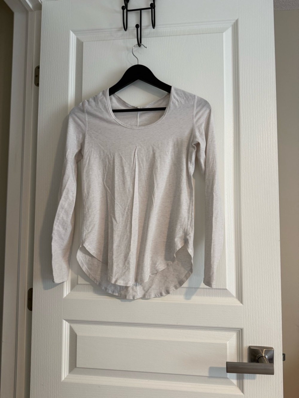lululemon athletica Light Gray Long-Sleeve Scoop Neck Top
